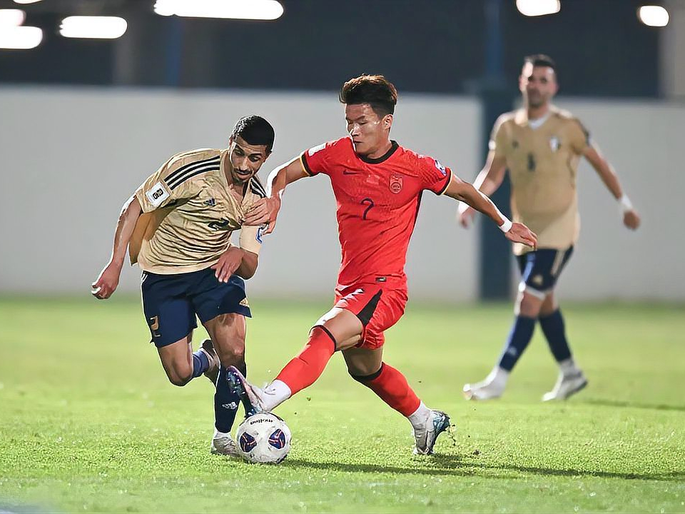 开云体育-阿扎伦卡新星出色防守表现突出，加拿大队前途光明！引发球迷热议的简单介绍